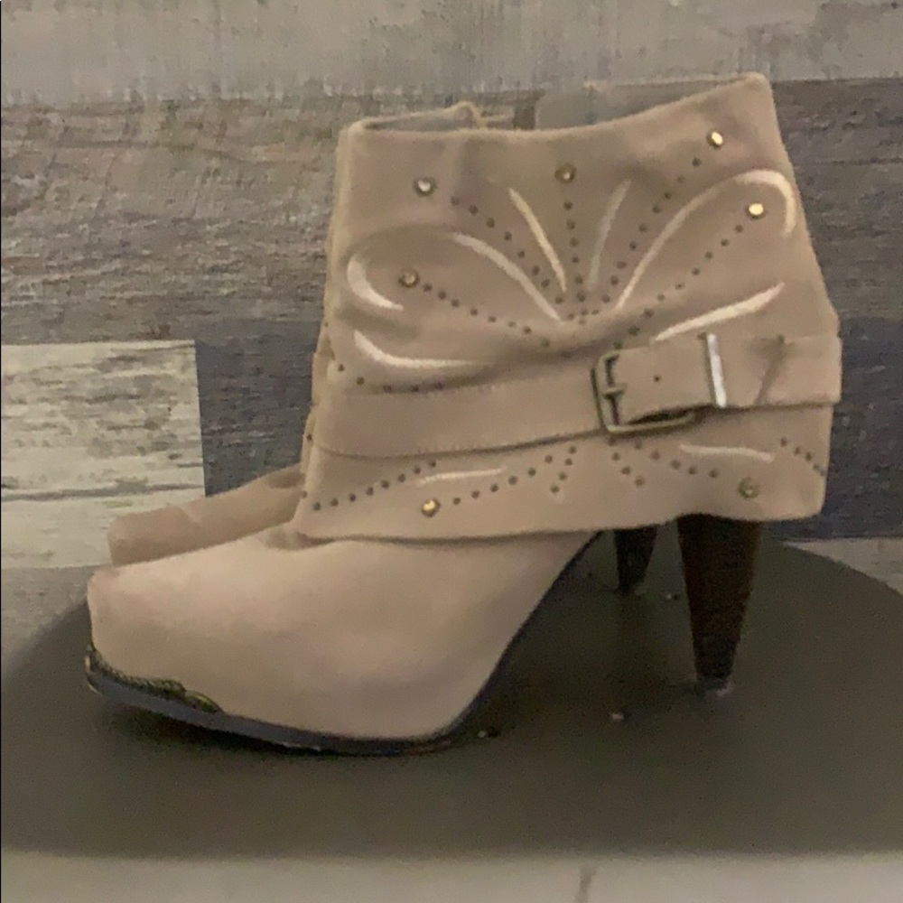 Miranda Lambert “Larissa” Ankle Boots